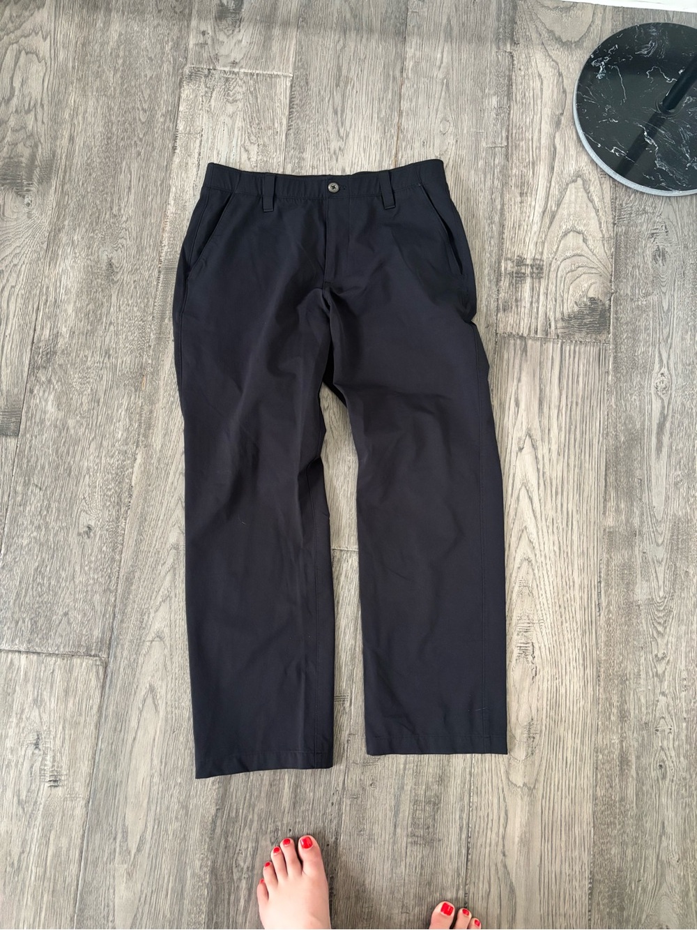Under Armour Men's Black Chino-Style Performance Pants